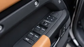 Land Rover Defender 110 2025