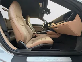 Porsche 911 Carrera 4 2024