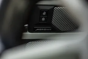 Land Rover Defender 130 2023