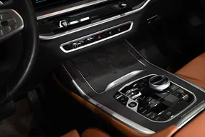 BMW X7 40 2025