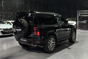 Land Rover Defender 2023