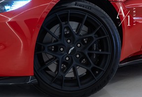 Aston Martin V8 Vantage 2022