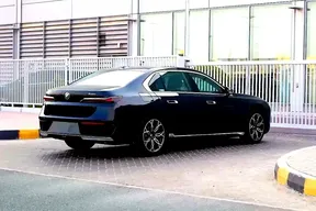 BMW 7 Series 735 2025