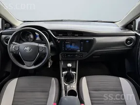 Toyota Auris 2016