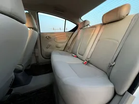 Nissan Sunny 2023