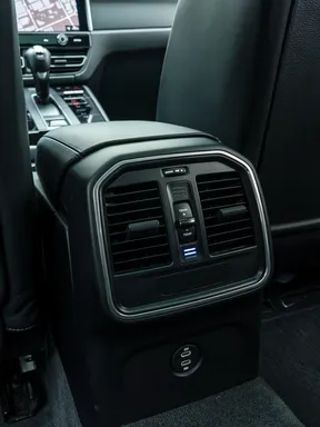 Porsche Macan 2024