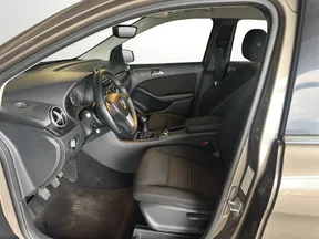 Mercedes-Benz B-Class 180 2012