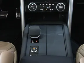 Land Rover Discovery 2024
