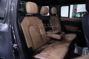 Land Rover Defender 110 2025
