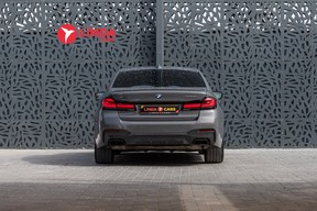 BMW 5 Series M550 2022