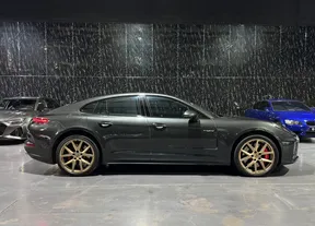 Porsche Panamera 4S E-Hybrid 2025