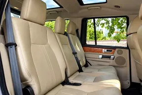 Land Rover LR4 2015