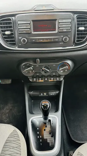 Kia Pegas 2021