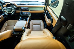 Land Rover Defender 90 2023