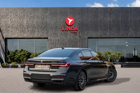 BMW 7 Series 740L 2021