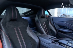 Aston Martin V8 Vantage 2022