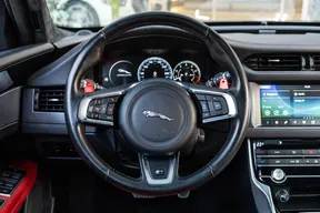 Jaguar XF 2020