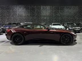 Aston Martin DB11 2018