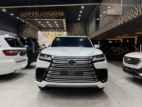 Lexus LX 700h 2025