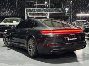 Porsche Panamera 4 2025