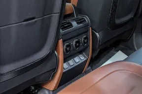 Land Rover Defender Octa 2026