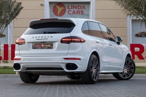 Porsche Cayenne GTS 2016