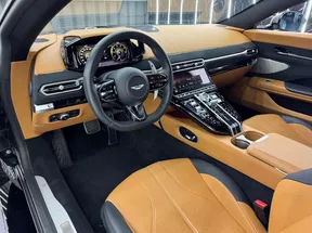 Aston Martin Vantage 2025