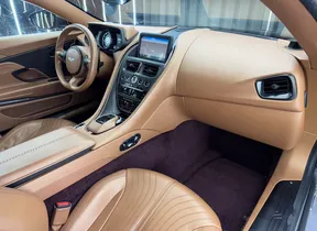 Aston Martin DB11 2018
