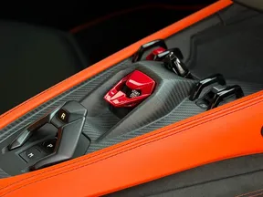 Lamborghini Revuelto 2024