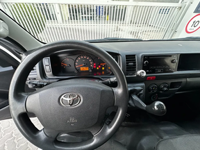 Toyota HiAce 2021