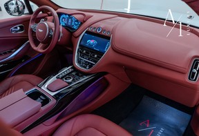 Aston Martin DBX 2023