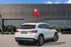 Mercedes-Benz GLA 200 2022