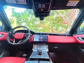 Land Rover Range Rover Velar 2025