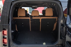 Land Rover Defender 110 2024