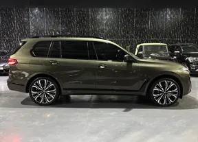 BMW X7 M60 2024
