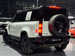 Land Rover Defender 2023