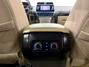 Toyota Land Cruiser Prado 2023
