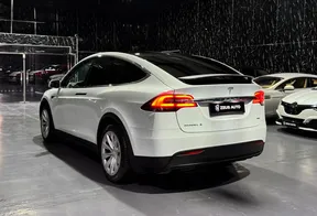 Tesla Model X 2018
