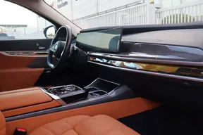 BMW 7 Series 735 2025
