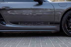 Porsche Cayman 718 2024