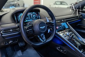 Aston Martin DB12 2024