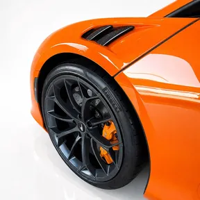 McLaren Artura 2023