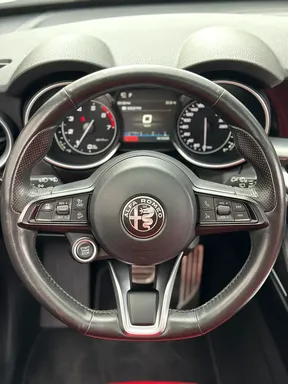 Alfa Romeo Stelvio 2023