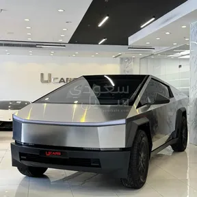 Tesla Cybertruck 2025