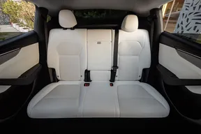 Tesla Model Y Long Range 2025