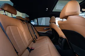 BMW 3 Series 330 2019