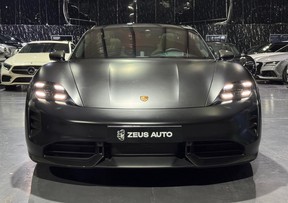 Porsche Taycan Turbo S 2024