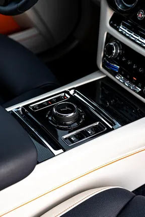 Rolls-Royce Dawn 2025