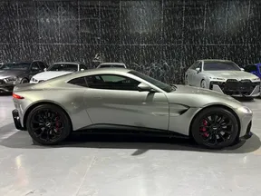 Aston Martin V8 Vantage 2019