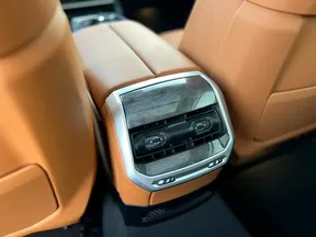 BMW 7 Series 735 2025